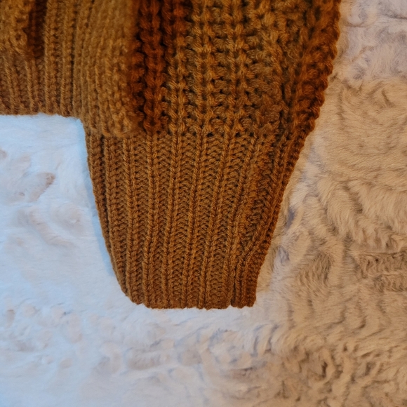 Touch ME Sweater size Medium Color Cognac - Picture 4 of 4